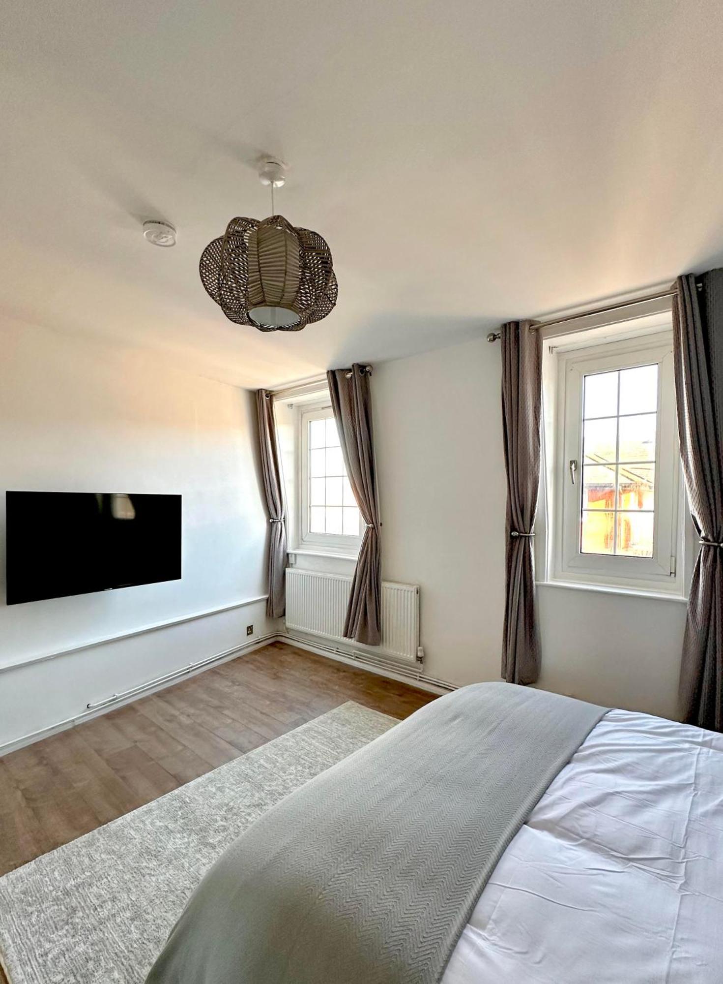City Nights - London Apartment Bagian luar foto